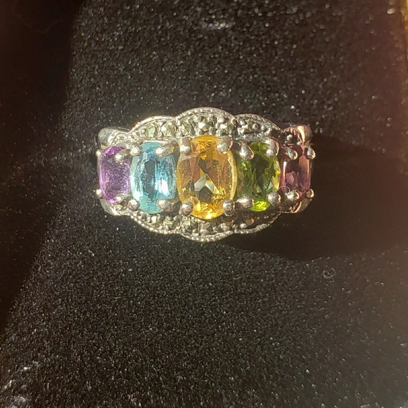 Oval Gemstone & Marcasite Ring - Picture 3 of 12